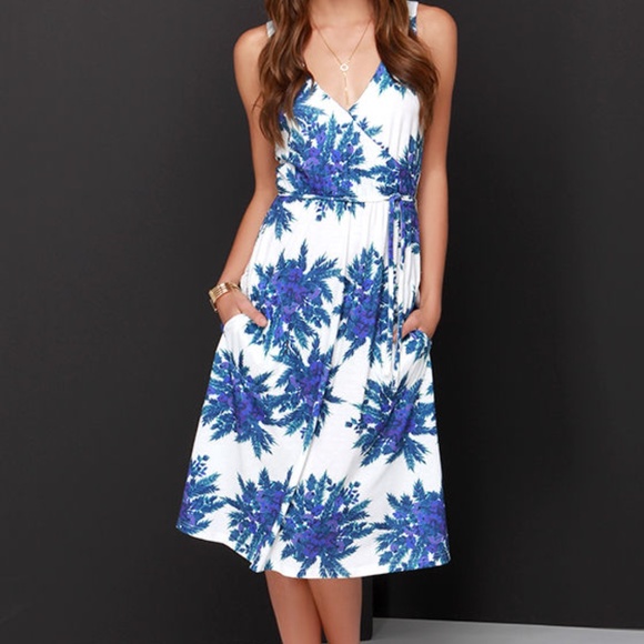 Somedays Lovin Dresses & Skirts - Somedays Lovin Ryder Floral Jersey; Size XS